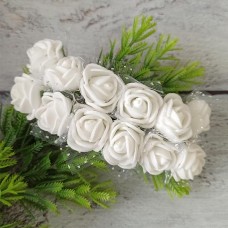 Троянда латекс біла з фатином 2 см. 12 шт. 