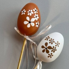 Набір яєць пластикових на піку. Мікс білий, коричневий з квіткою. Пакування-6 шт. Розмір-6х4 см.