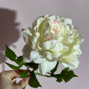 Гілка півонії молчно-рожева 56 см. Квітка діаметром 12 см.