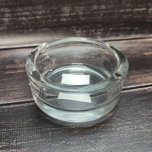 Підсвічник скляний діаметр 8 см. висота 3.5 см.
